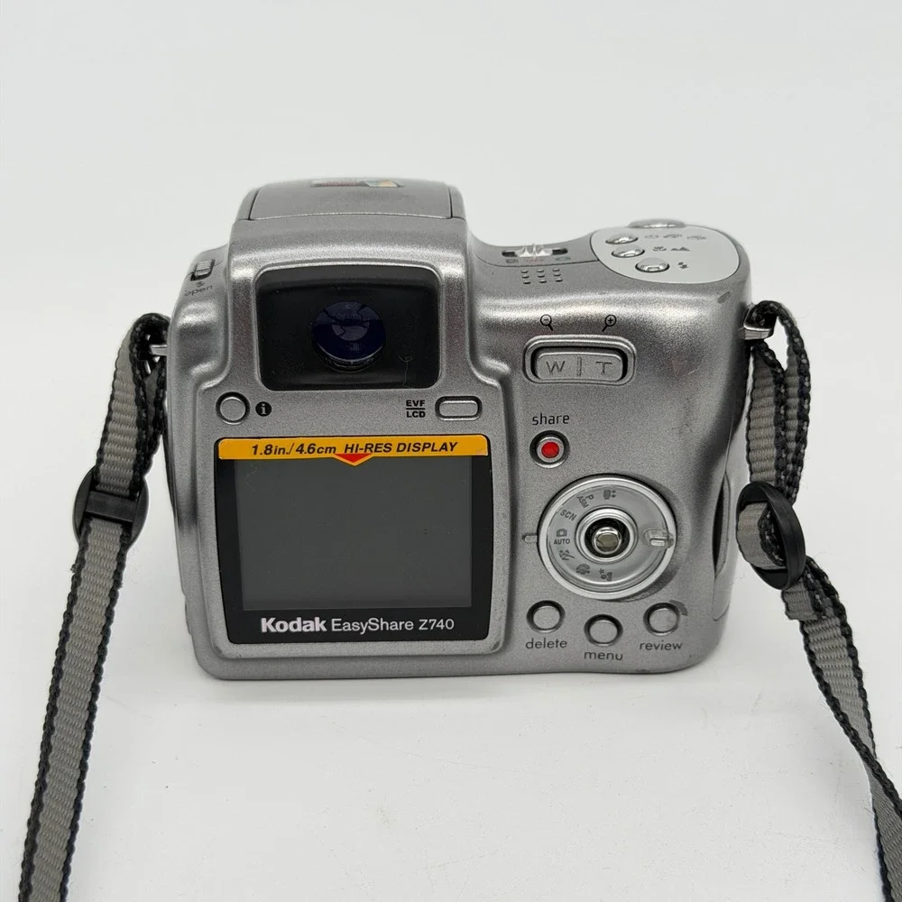 Kodak EasyShare Z740 Digital Camera 5.0MP 10x Optical Zoom Silver Retro Digicam